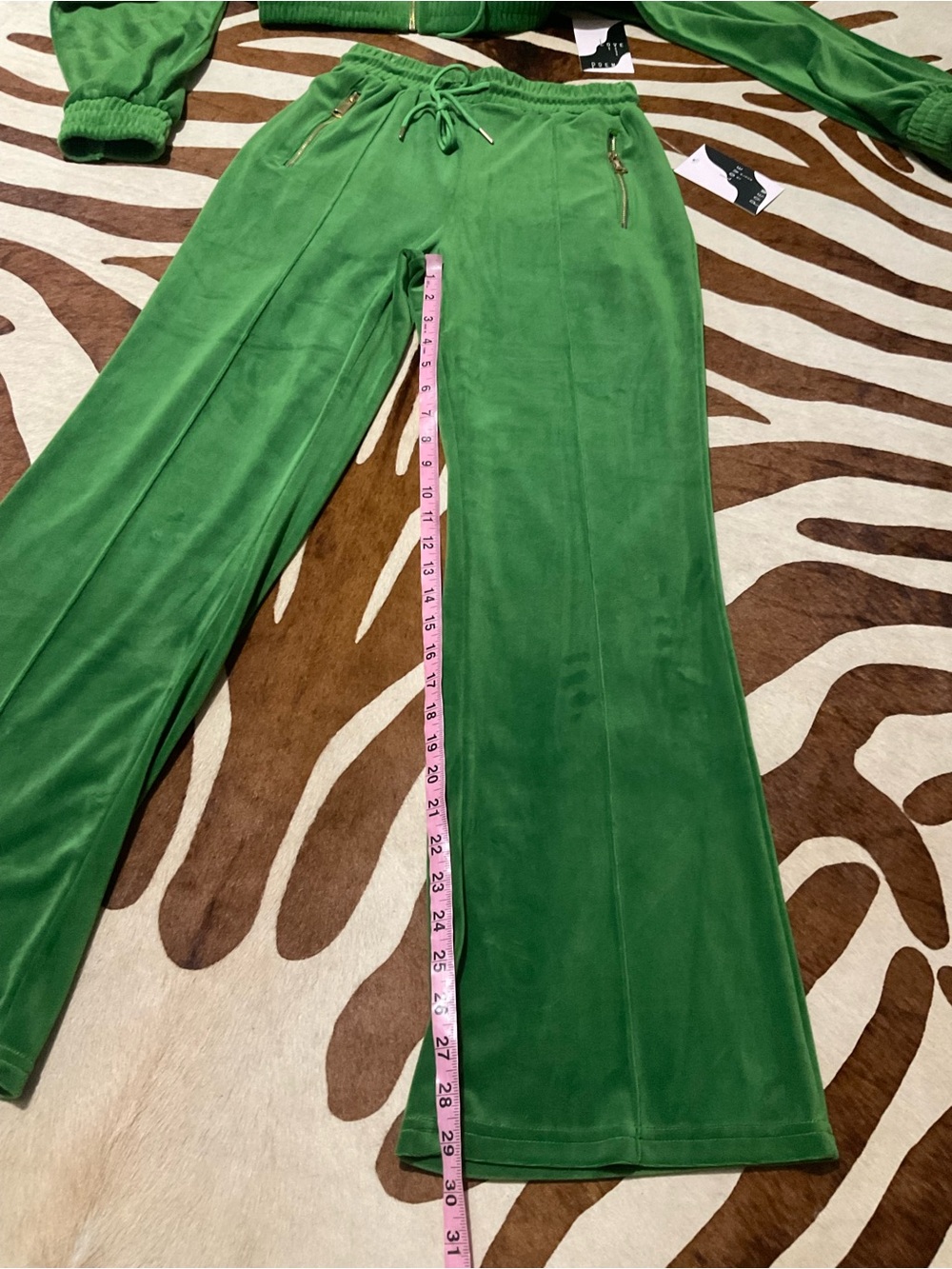 NWT Vibrant Green Velour Track Suit Cropped Jacket Wide Leg Pants Size Small - Picture 10 of 12